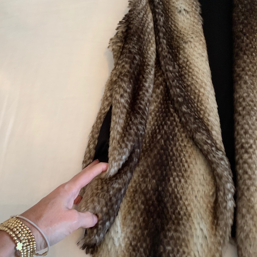 Vest - Picture 3 of 4